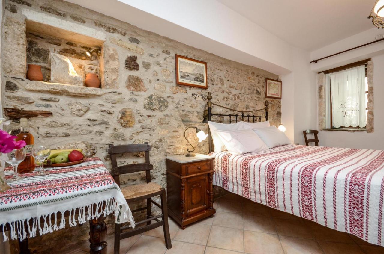 维内提克公寓酒店 Naxos City 外观 照片