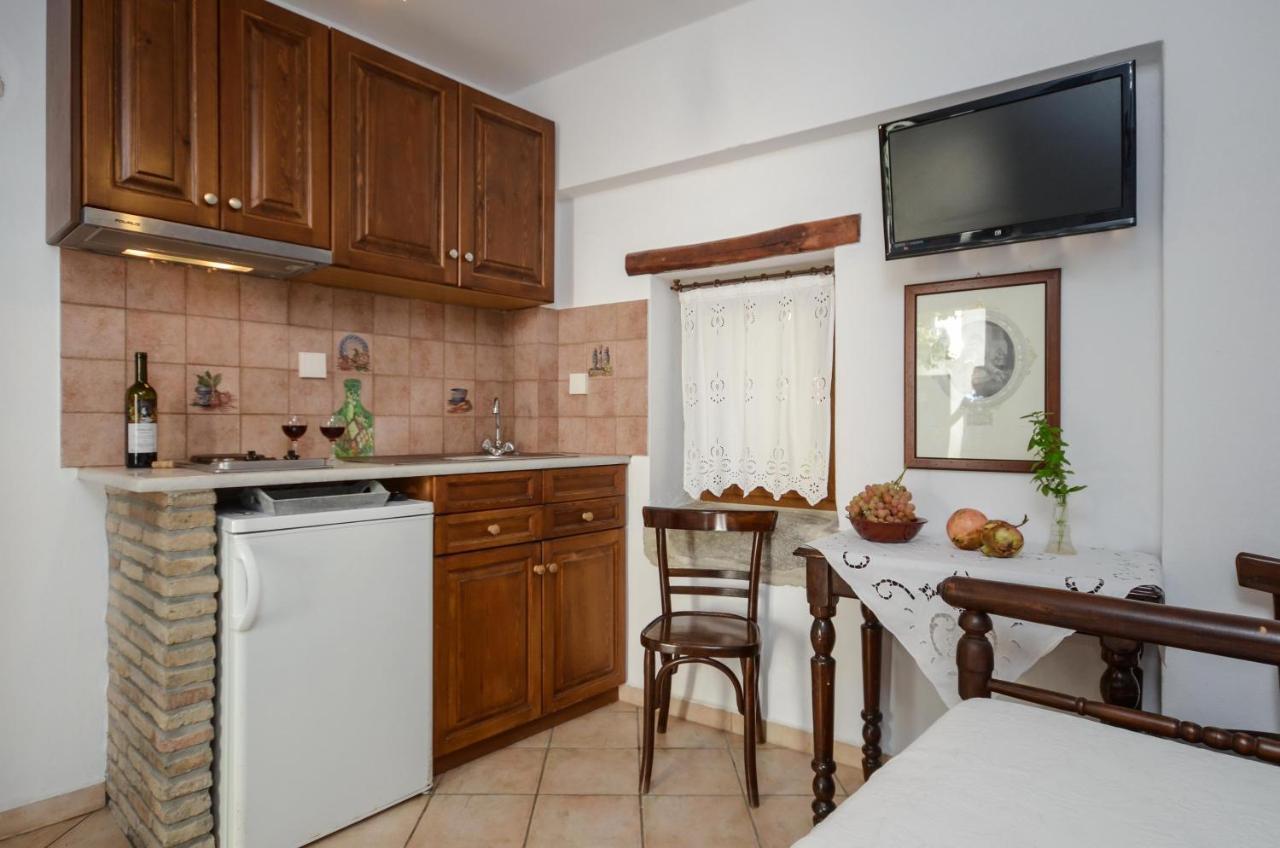 维内提克公寓酒店 Naxos City 外观 照片